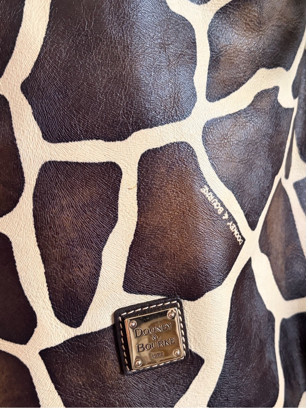 Dooney & Bourke Serengeti Giraffe Print Leather Hobo Shoulder Bag, Y2K Vintage - Picture 14 of 14